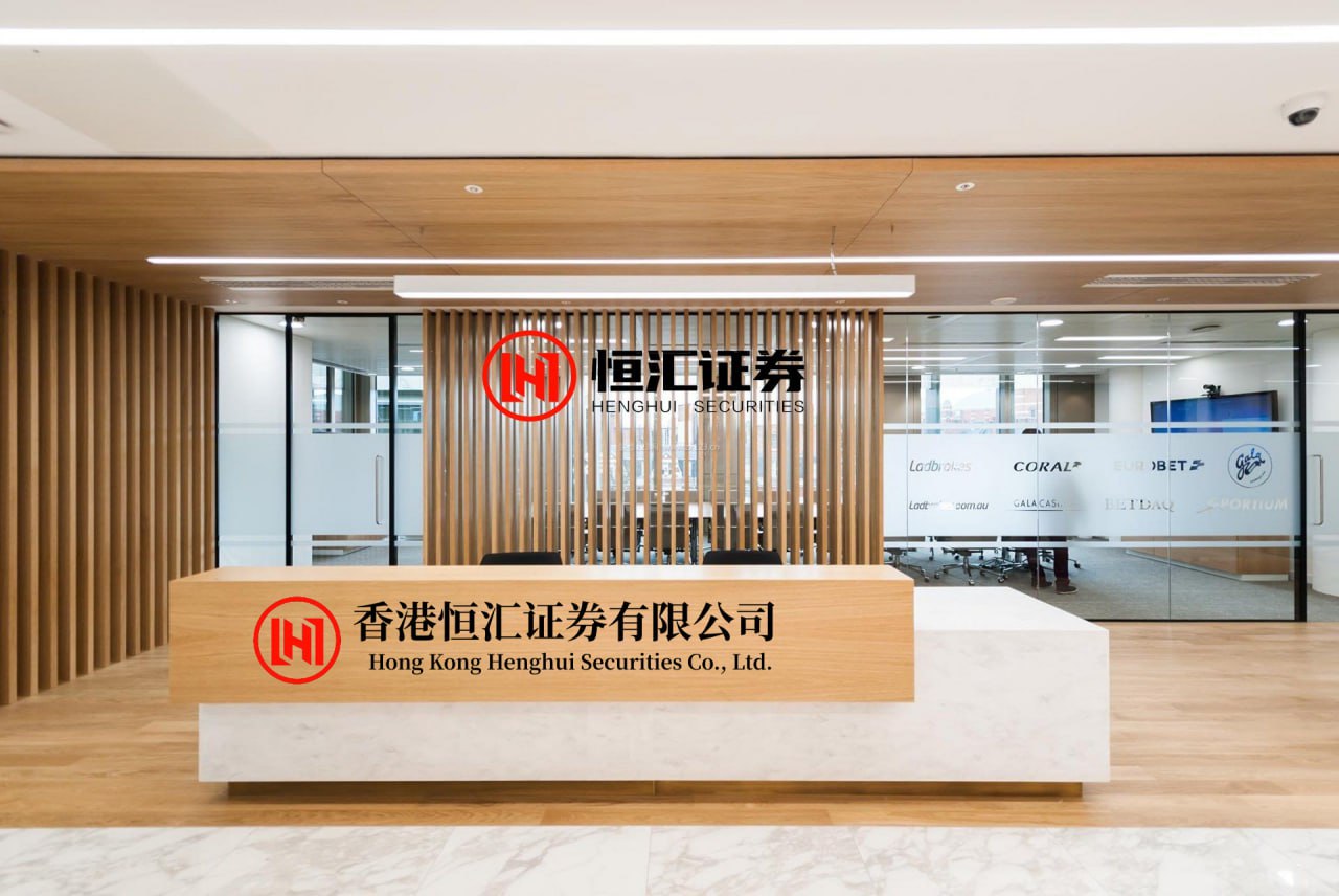 多盈策略 曼联3-2双杀利物浦进欧冠！卡里克整活险丢胜局，转正存最后疑问
